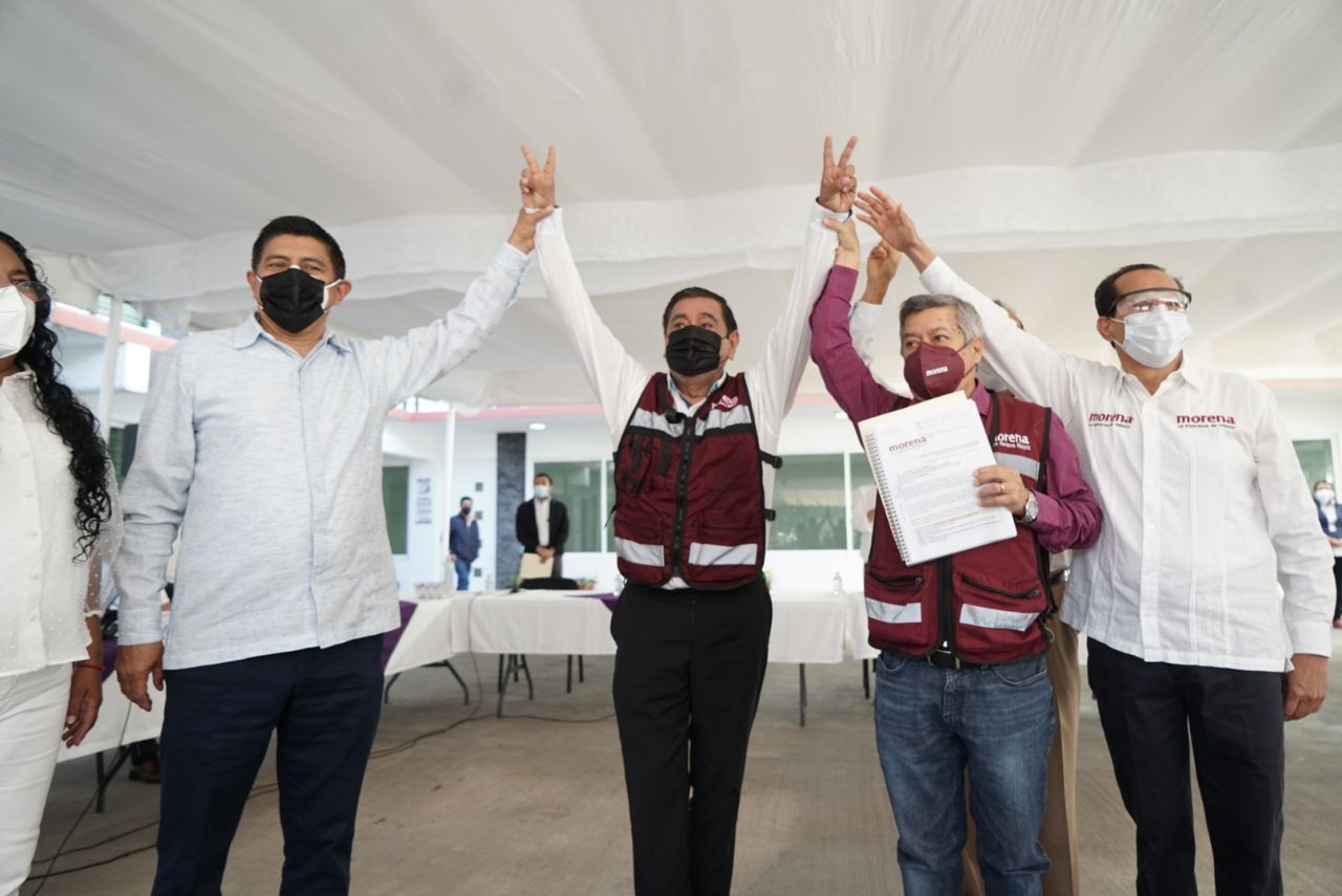 VIDEO: Morena registra a Félix Salgado como candidato a gobernador
