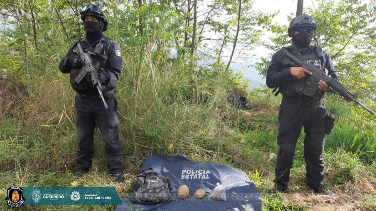 Localizan mochila con goma de opio en Atoyac