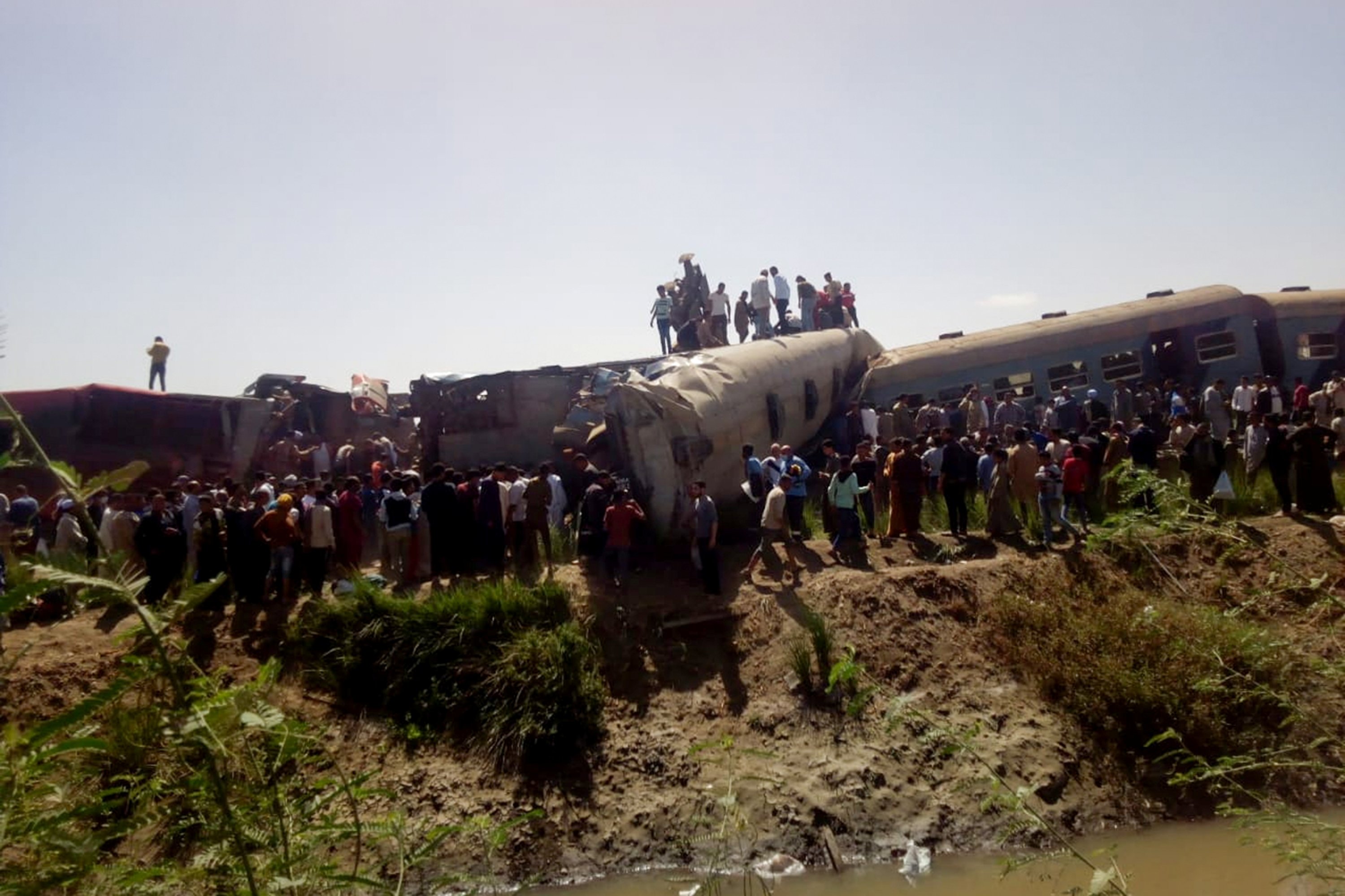 Trágico accidente de trenes en Egipto deja 32 muertos y varios heridos