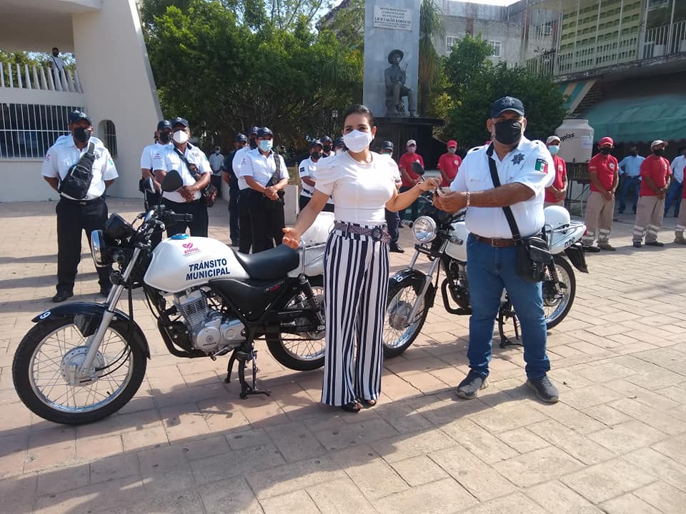 Entrega Yanelly Hernández nueva patrulla y tres motocicletas a diversas dependencias del Ayuntamiento