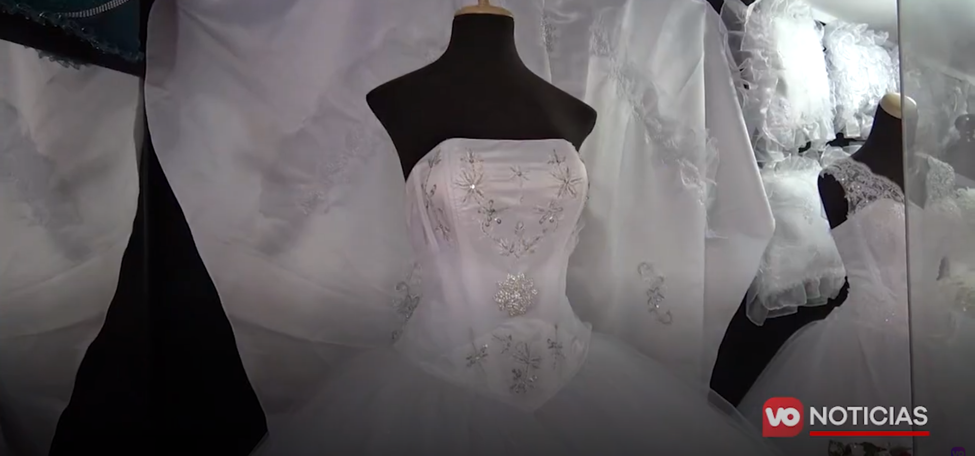 VIDEO: Por pandemia, se desploman ventas de vestidos de novia y xv años en Acapulco