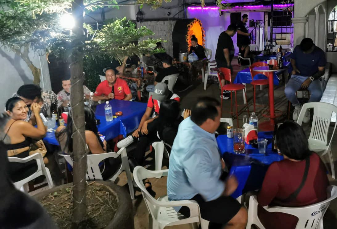 VIDEO: Clausuran 3 bares y un salón de fiestas durante fin de semana, por tener aglomeraciones