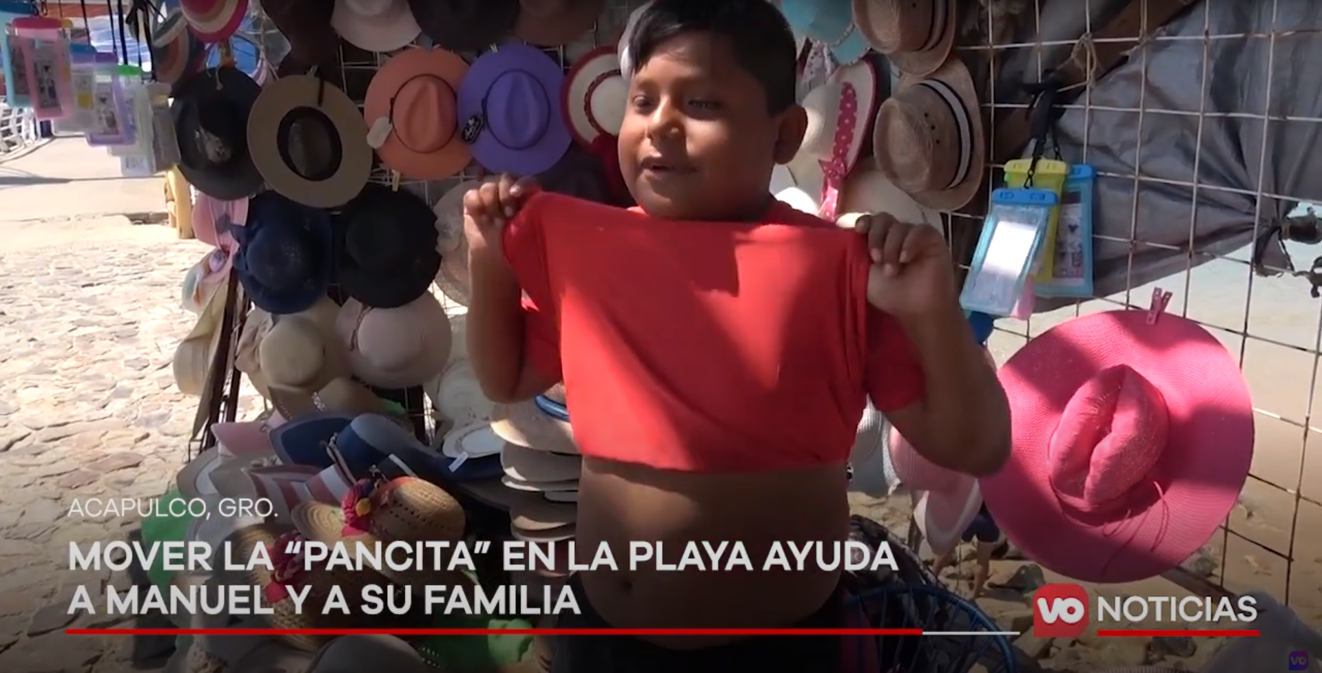 VIDEO: Mover la “pancita” en la playa ayuda a Manuel a conseguir recursos para su familia