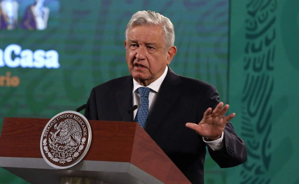 «Atentado a la democracia» dice AMLO ante decisión del INE