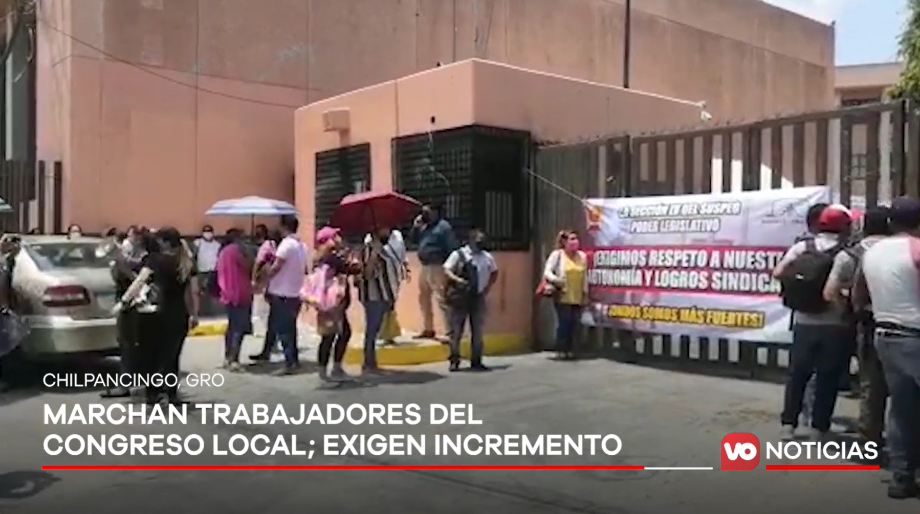 VIDEO: Marchan trabajadores del congreso local; exigen incremento salarial