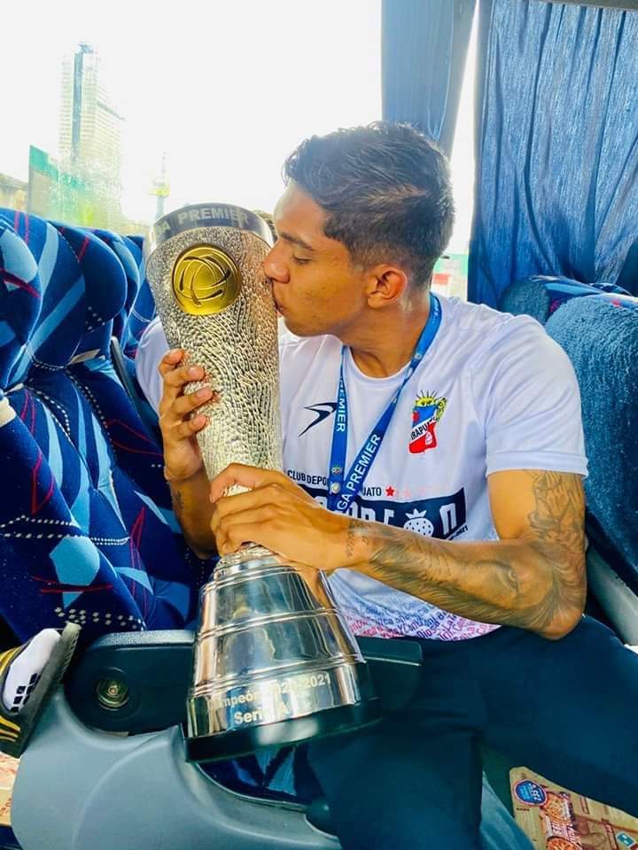 Diego Sánchez, campeón de Liga Premier con Irapuato