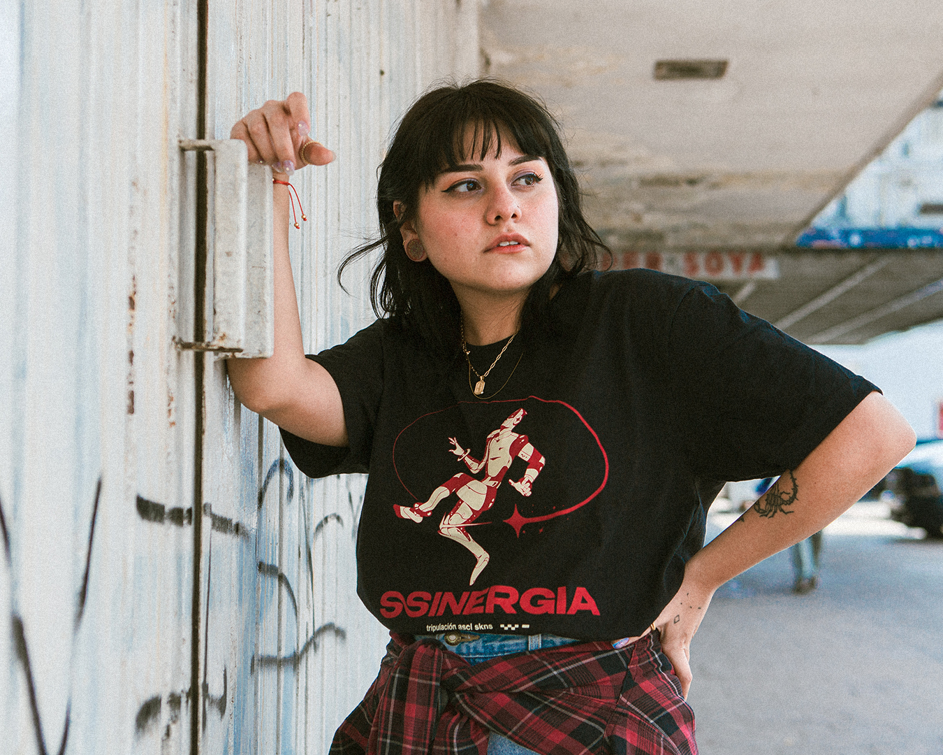 Asocial Skins: arte cósmico para vestir la piel