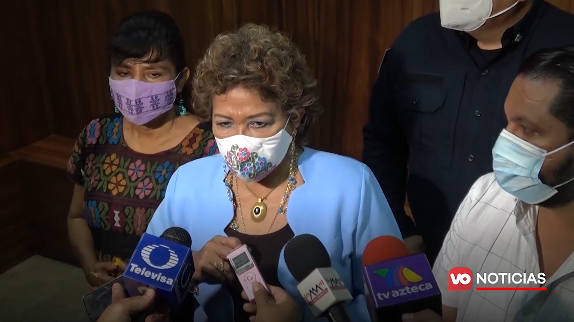 VIDEO: Niega Adela Román que deje plazas a sus familiares en el ayuntamiento porteño