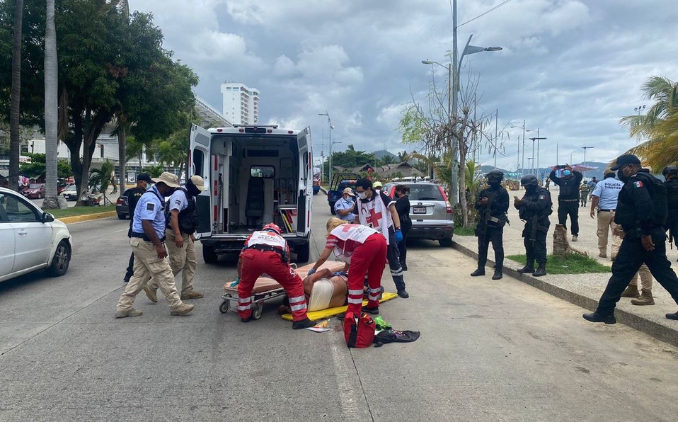 Hombres persiguen y balean a mujer en avenida Costera