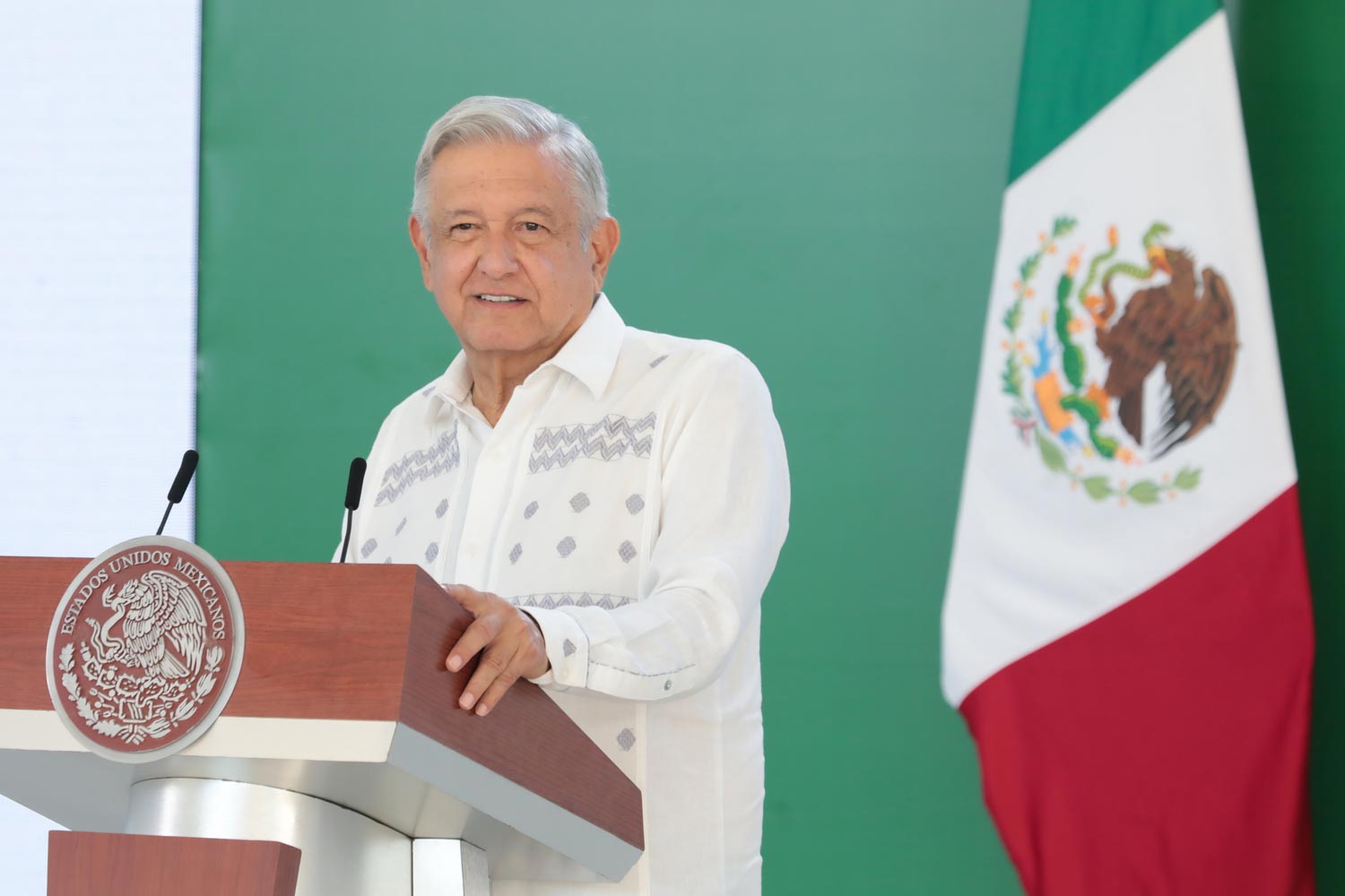 Suspende AMLO giras hasta finalizar la Consulta Popular