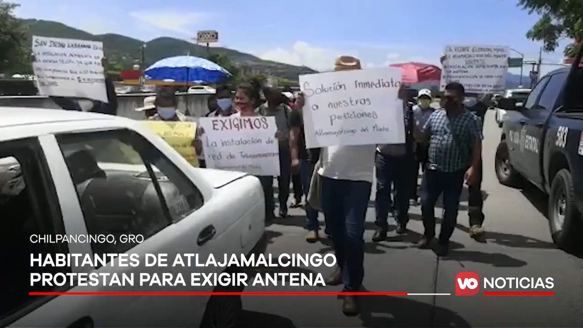VIDEO: Habitantes de Atlajamalcingo protestan para exigir antena de telefonía celular