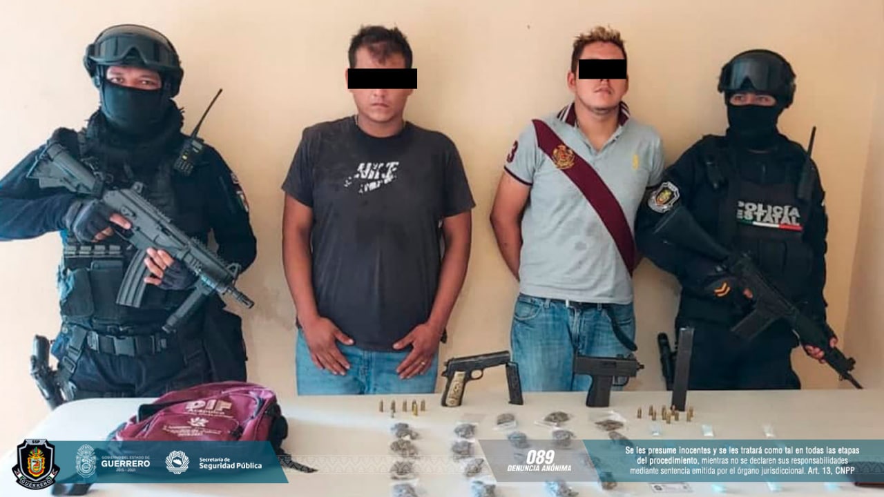 Detienen a dos hombres en Acapulco con armas y drogas