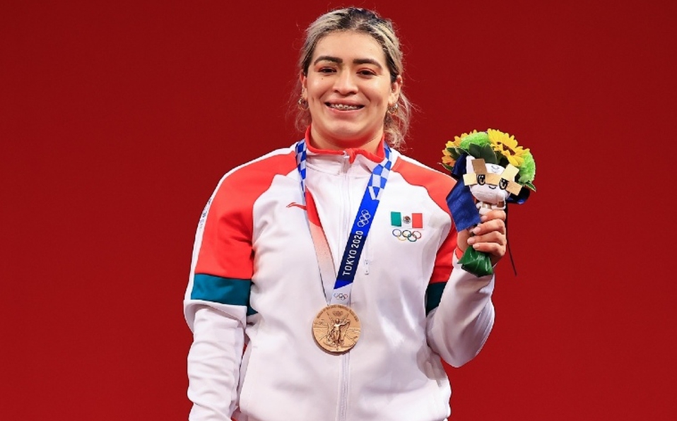 Aremi Fuentes gana medalla de bronce en halterofilia
