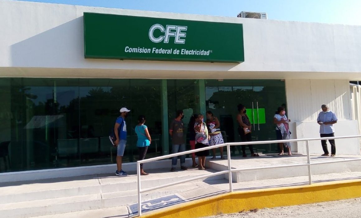 En Atoyac se quejan por cobros excesivos de la CFE