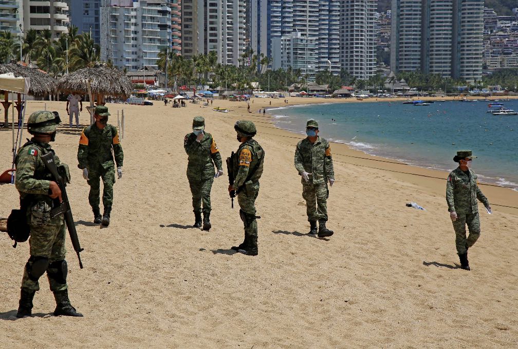 Arriban más militares en Acapulco para reforzar seguridad en el puerto