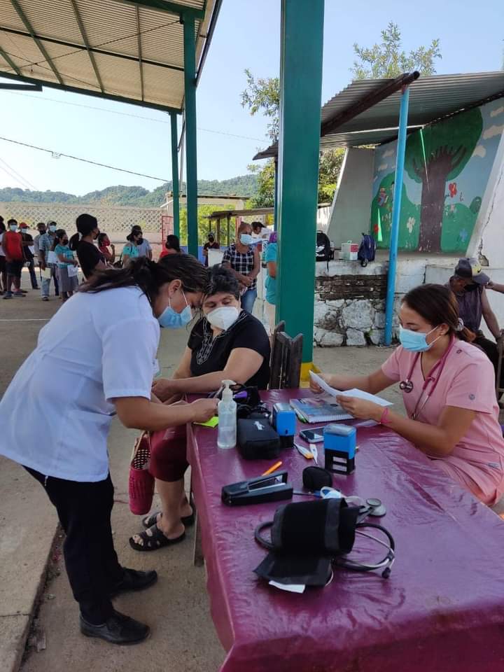 Primera jornada de vacunación masiva en Atoyac