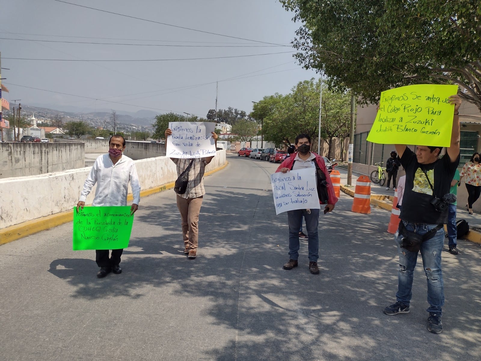 Protestan en la Fiscalía por joven desaparecida desde el 29 de abril en Chilpancingo