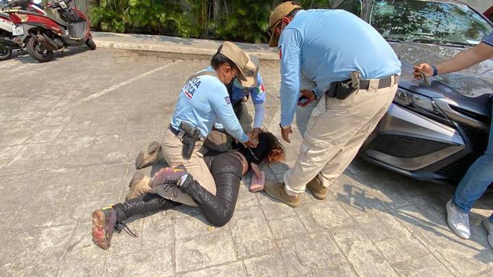 Detienen a turistas por ocasionar caos vial en Acapulco