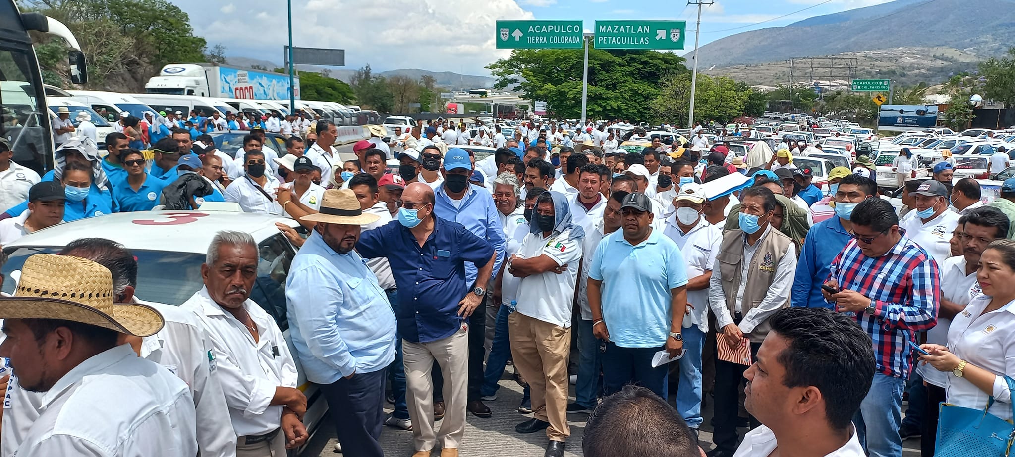 Transportistas de Guerrero exigen seguridad y resolver sus necesidades