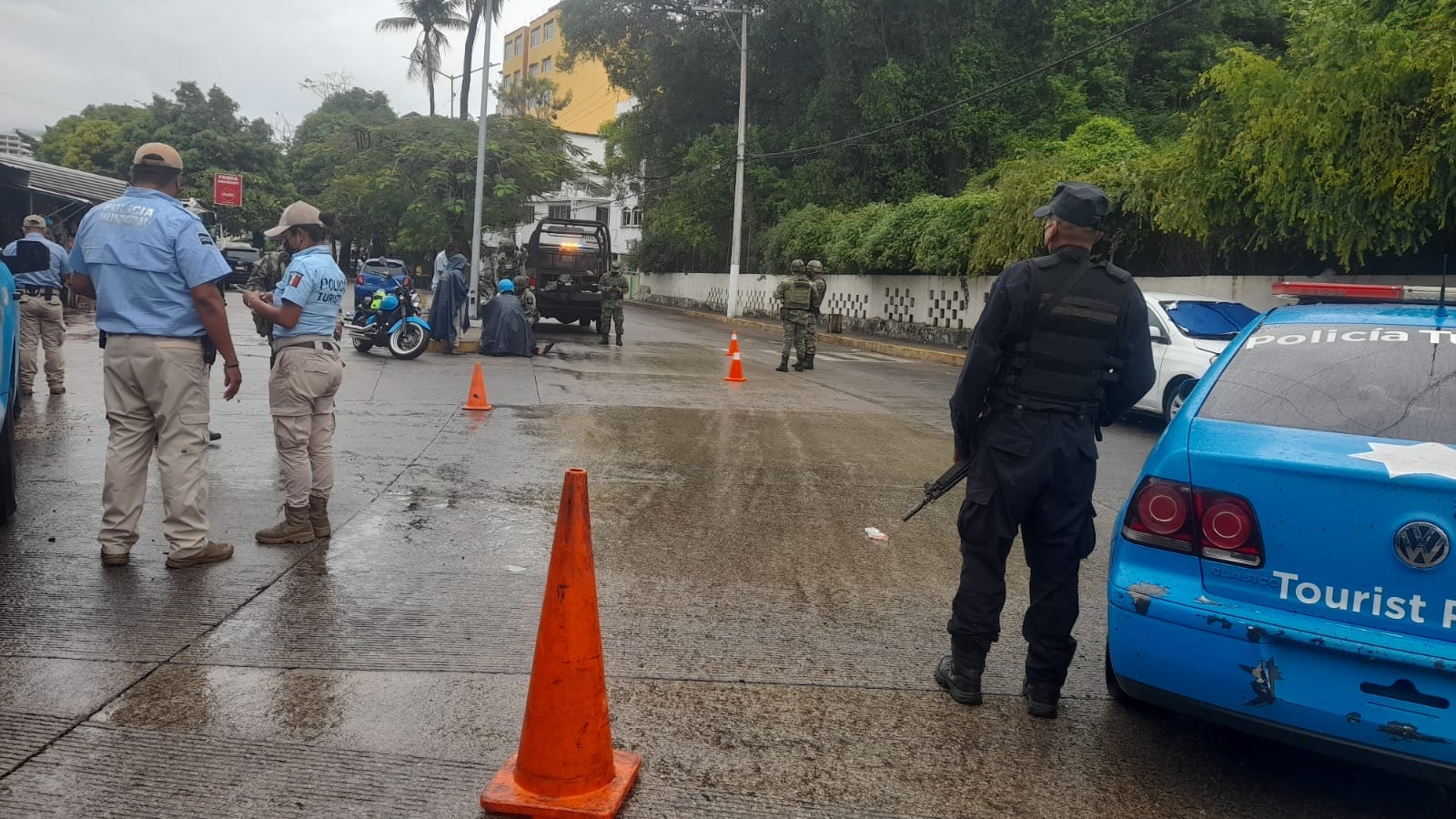 Balean a un hombre en la zona turística de Caletilla en Acapulco
