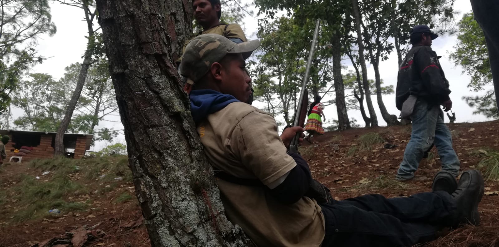 Los Ardillos se enfrentan con comunitarios de Guerrero, en plena conferencia de prensa