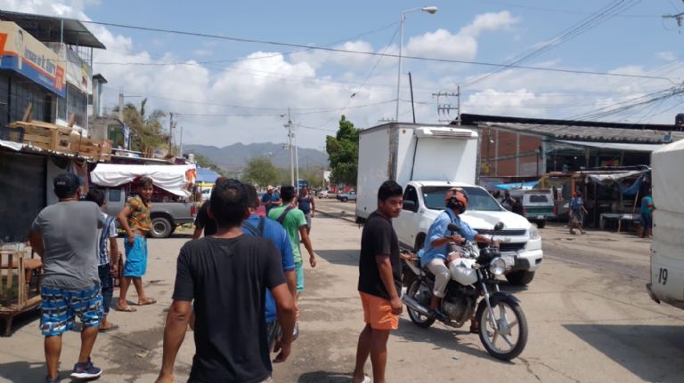 Policías disparan a vendedores en Central de Abasto Acapulco; 3 heridos￼