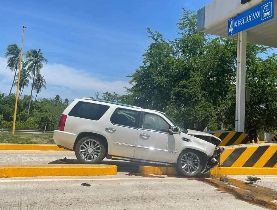 Muere conductor tras impactar su camioneta en el Viaducto Diamante de Acapulco