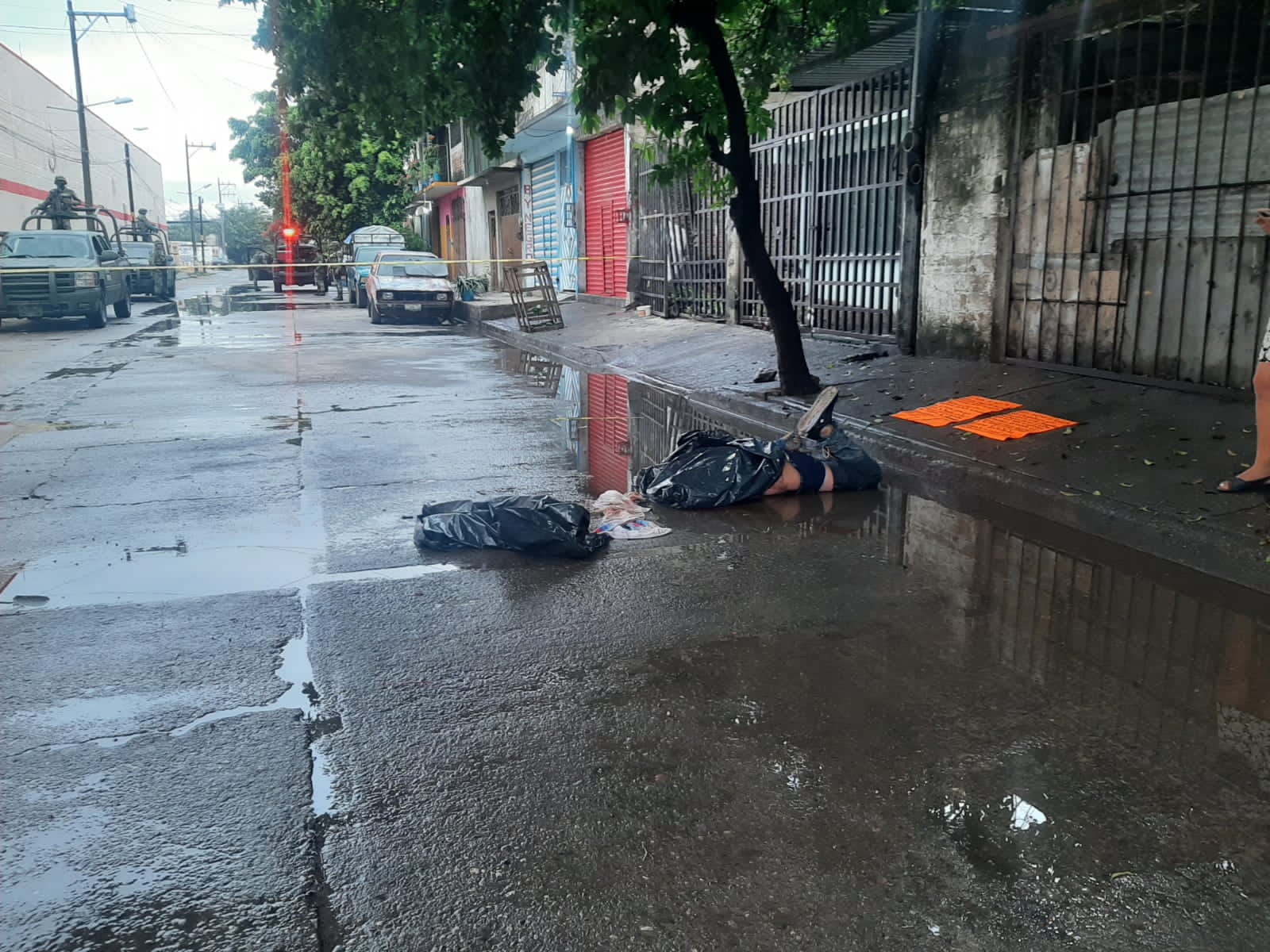 Hojalatero es localizado embolsado con narcomensaje en Acapulco