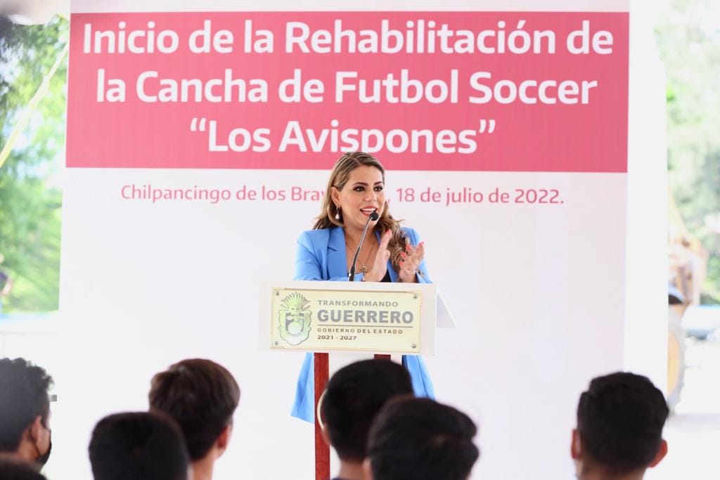 Gobernadora de Guerrero invierte en deporte; se rehabilitará la cancha de «Los Avispones» de Chilpancingo