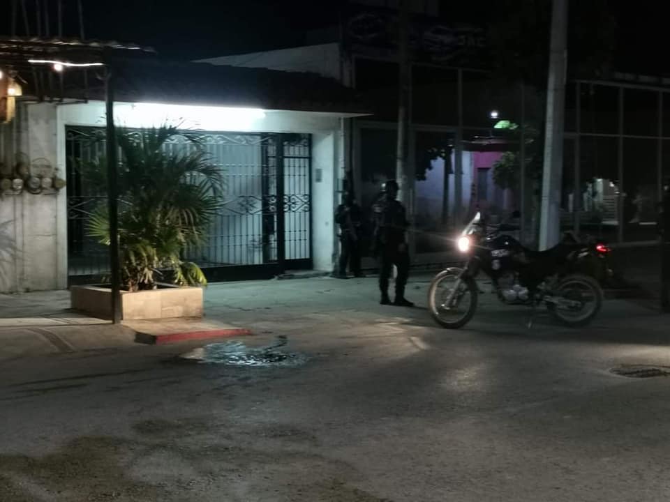 Atacan a balazos a un hombre afuera de su domicilio en Iguala; muere en el hospital