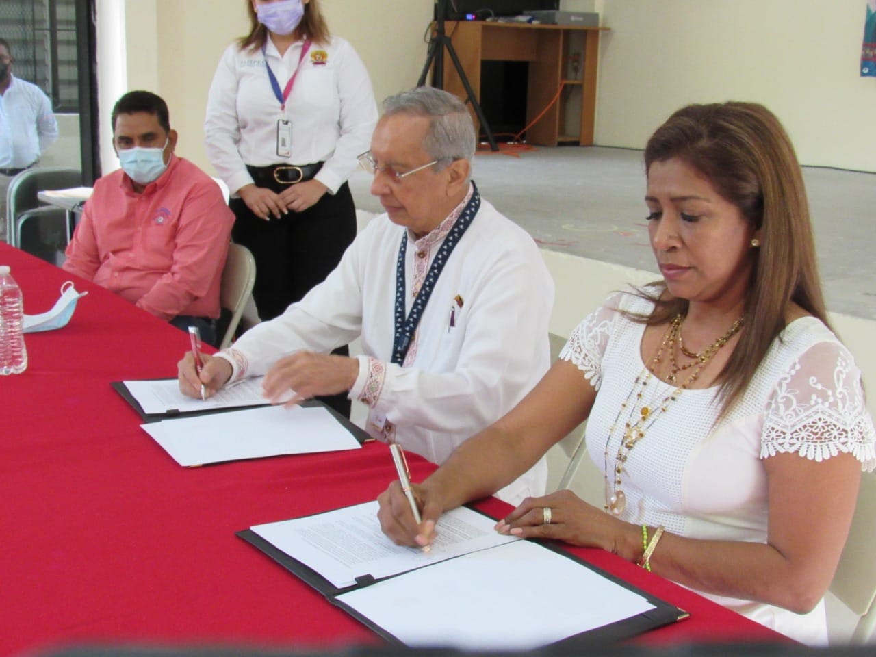 Firman en Acapulco convenio de colaboración el Instituto Estatal de Oftalmología y SUSPEG