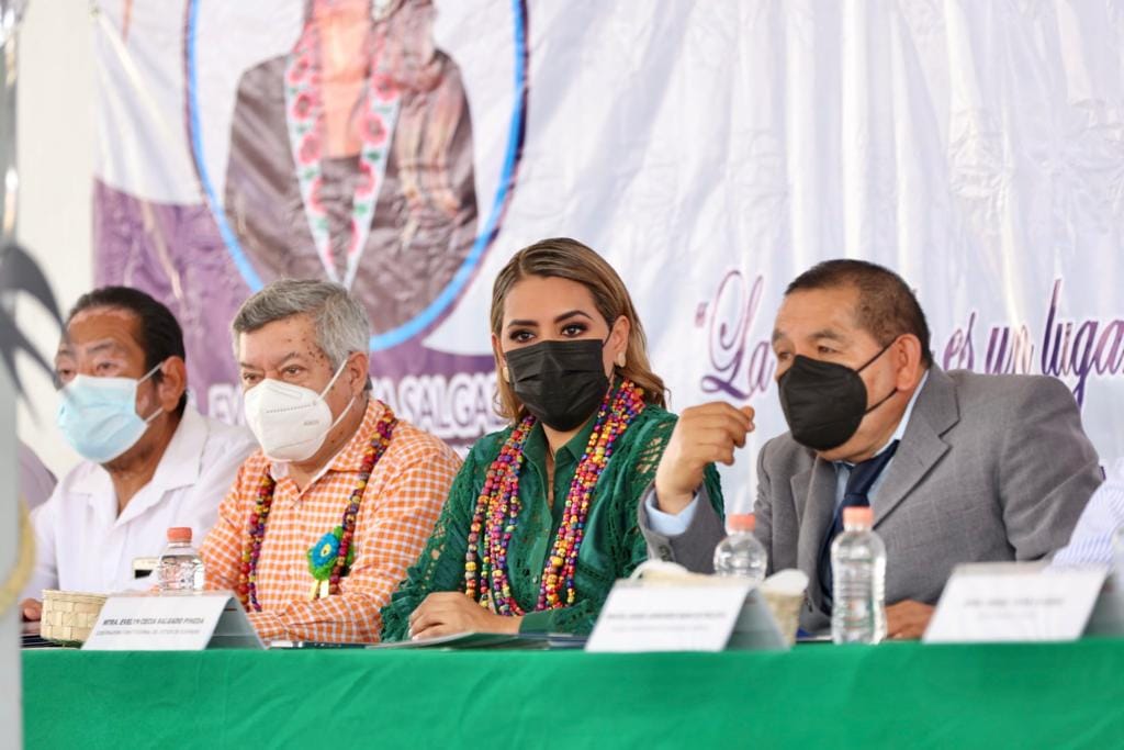 El mejor camino para alcanzar nuestros sueños es la educación: Evelyn Salgado