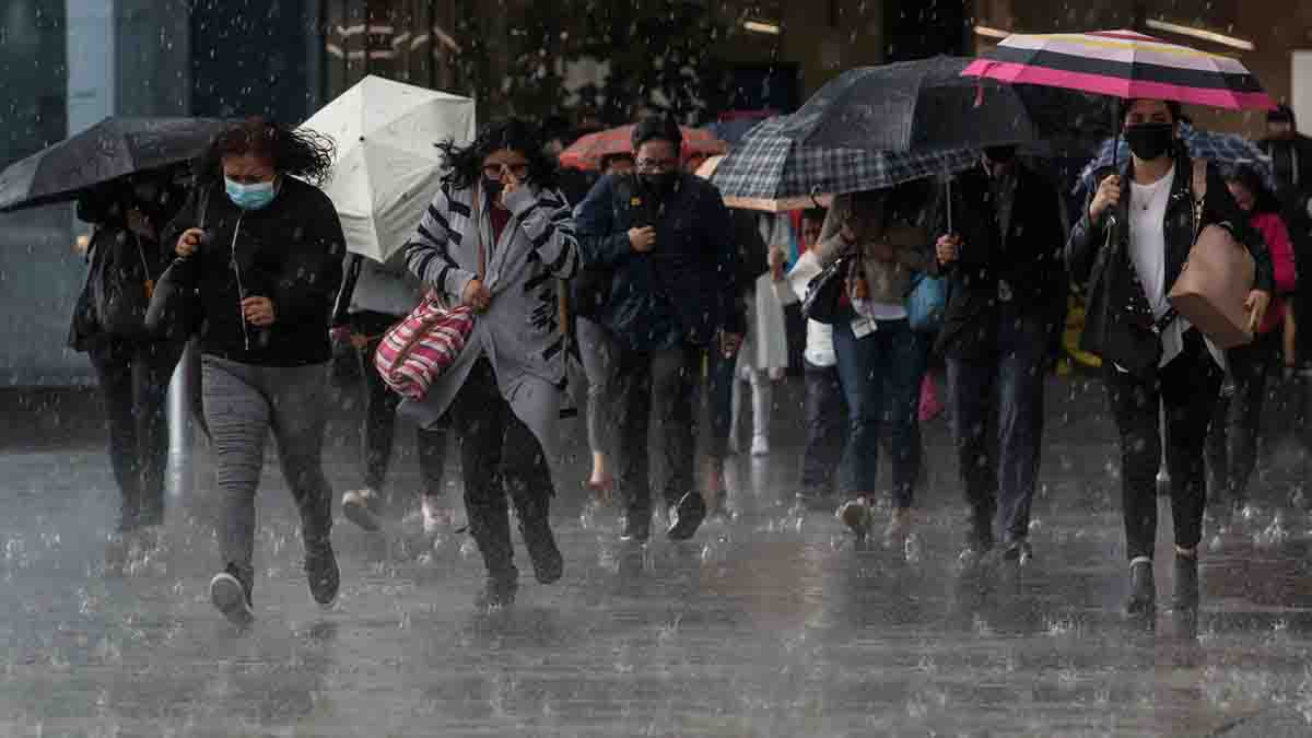 Zona de baja presión y onda tropical No. 15, provocarán lluvias intensas en Guerrero