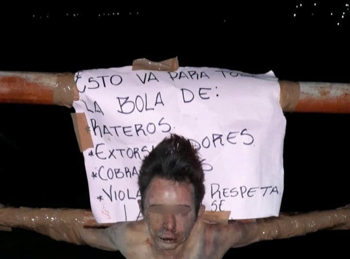 Lo dejan golpeado y con narco mensaje en Tlapa de Comonfort, Guerrero