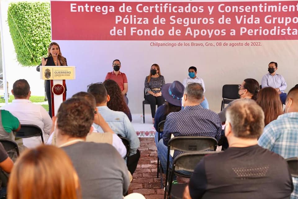 Entrega Evelyn Salgado Pólizas de Seguro de Vida del Fondo de Apoyo a Periodistas en Guerrero