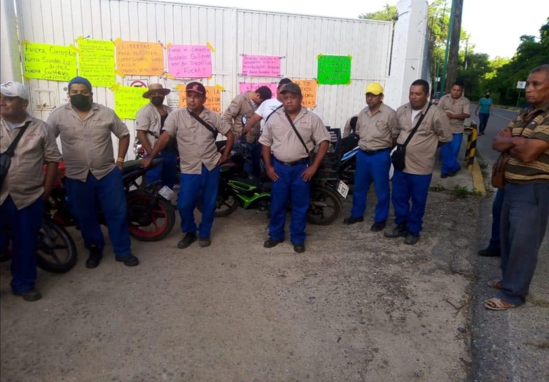 Cierran trabajadores gasera en Atoyac de Álvarez