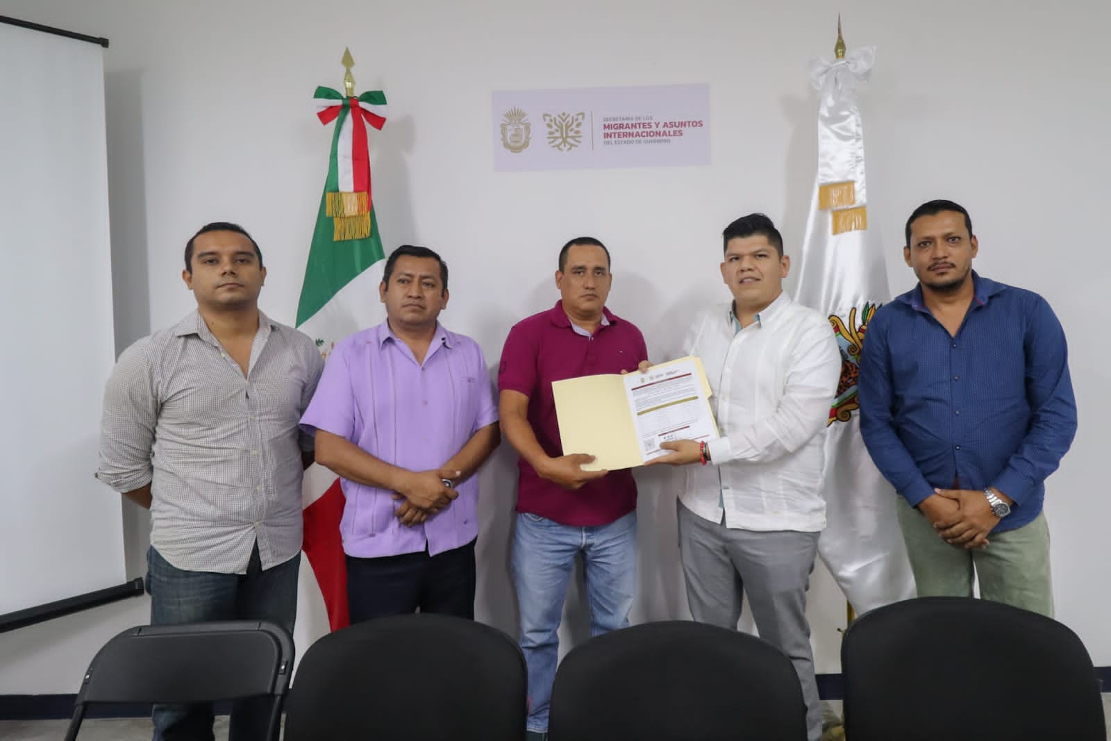 Entregó la SEMAI la primera constancia del Registro Estatal de Organizaciones Migrantes