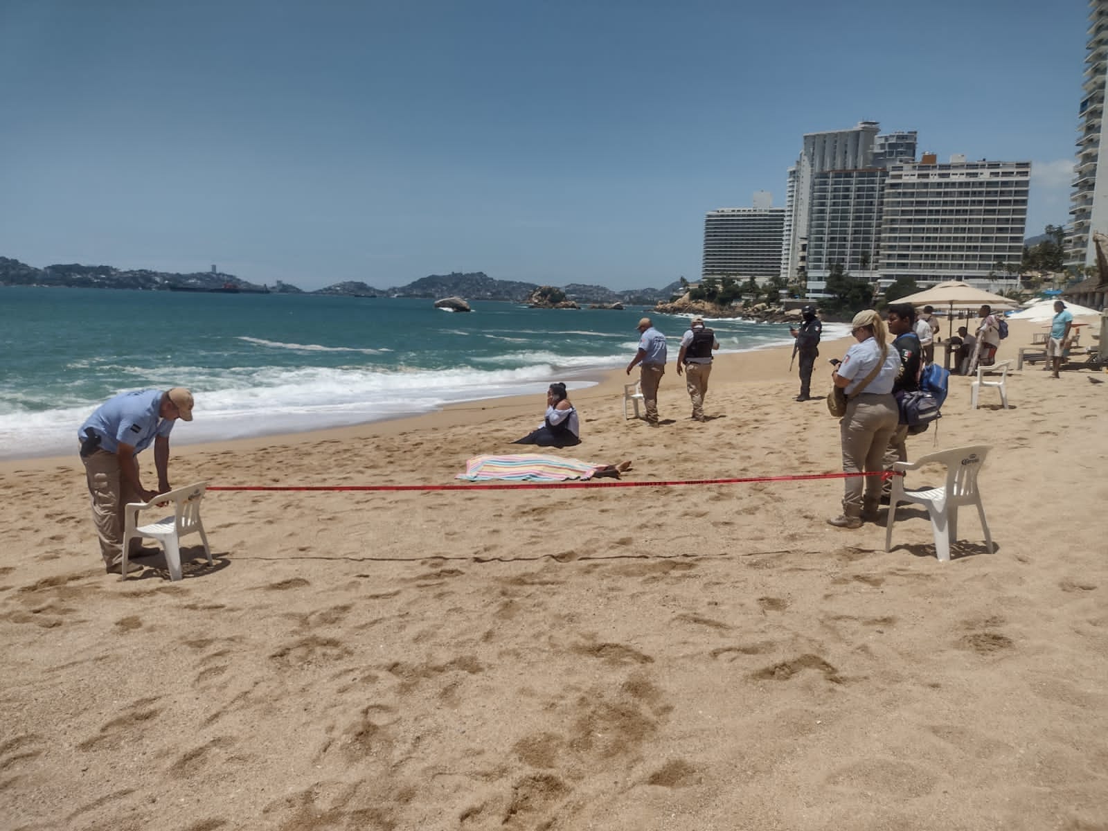 Muere ahogado turista senegalés en la playa Condesa en Acapulco