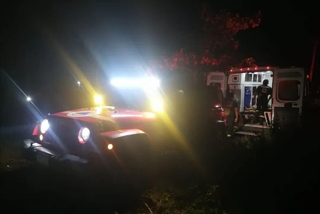 Deja cinco heridos graves aparatoso accidente en Barra Vieja en Acapulco