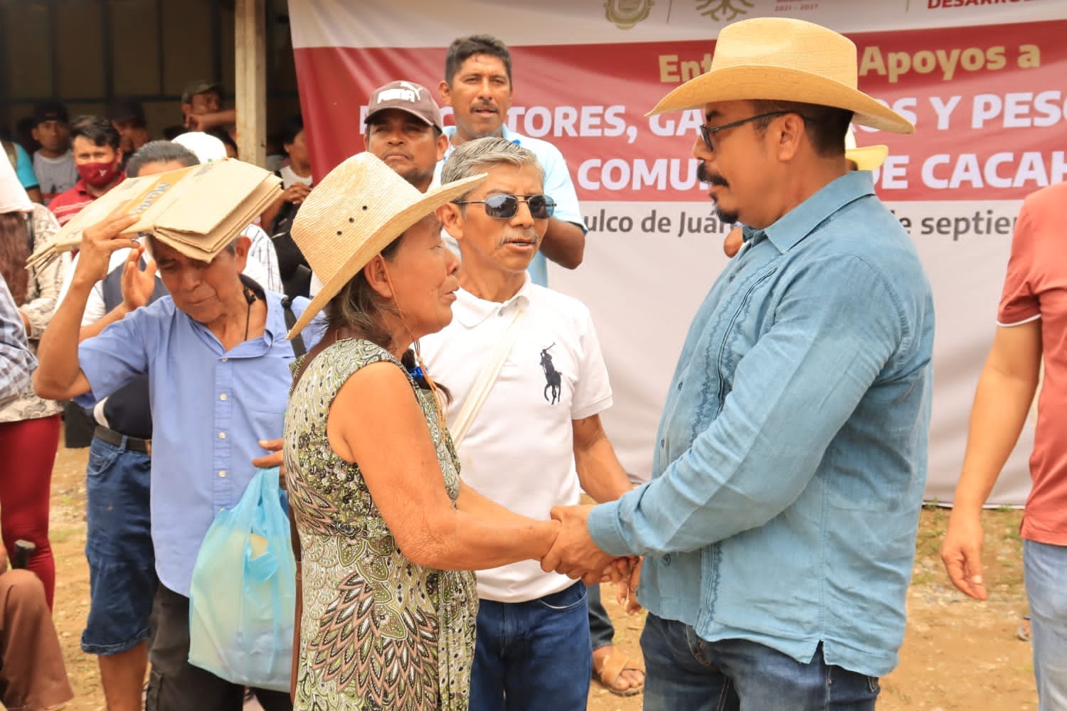 Entrega SEGADEGRO más de 5 MDP en apoyos de impulso al sector agropecuario en Cacahuatepec, Acapulco