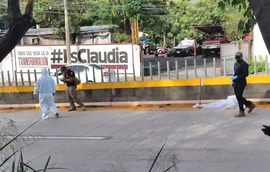 Atropellan marinos a una joven en el bulevar Vicente Guerrero en Chilpancingo; murió al instante