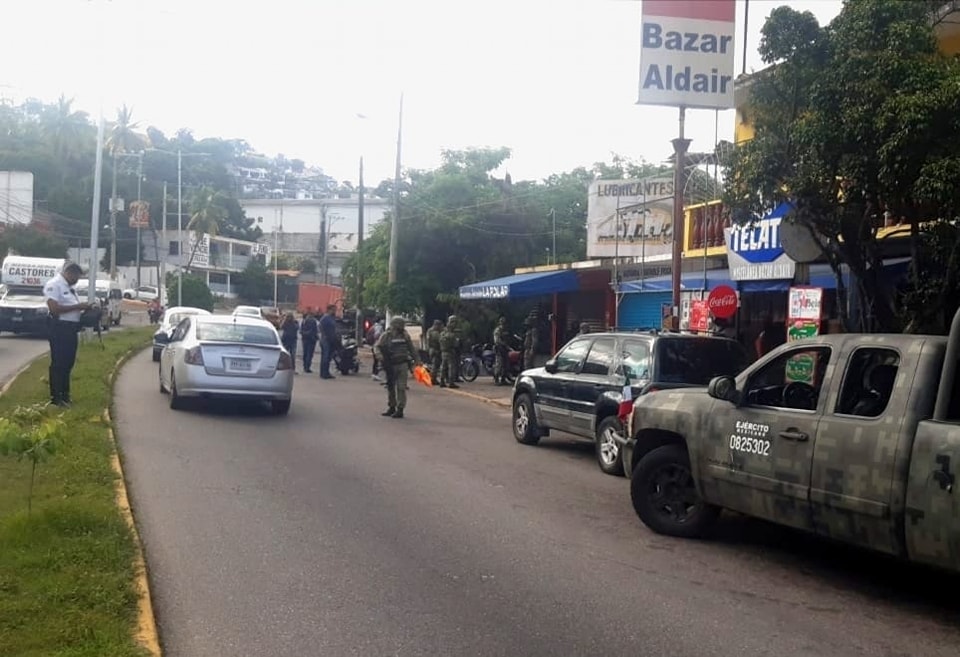 Asesinan a balazos a un tonero en un taller, en la Calzada Pie de la Cuesta en Acapulco
