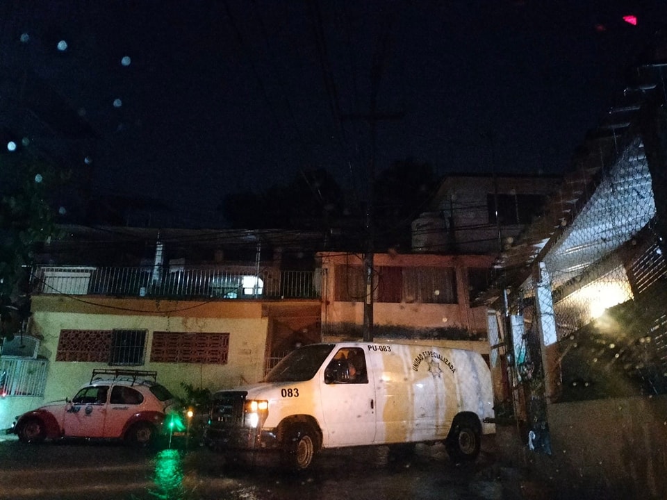 Asesinan a balazos a un hombre adentro de una tortillería en Las Cruces en Acapulco