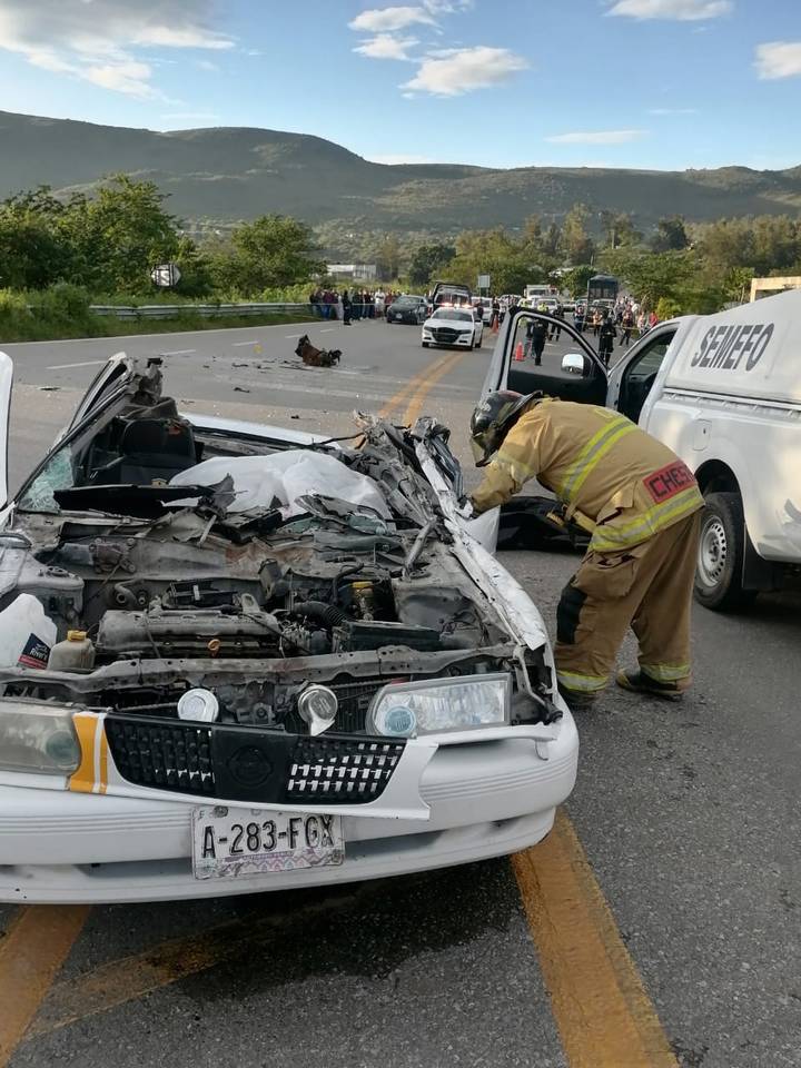 2 muertos y 3 heridos en accidente vehicular en Petaquillas