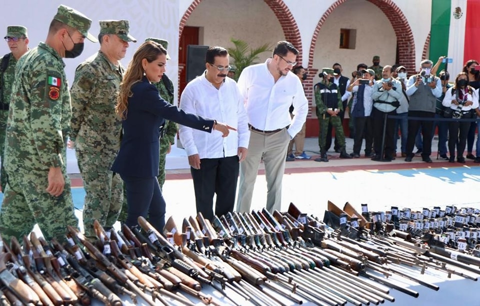 Asiste la gobernadora de Guerrero a la destrucción de armamento decomisado y puesto a disposición de la SEDENA