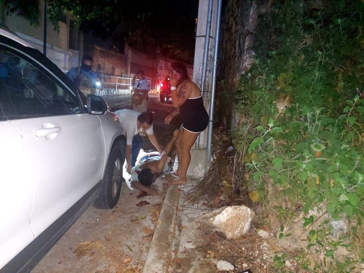 Balean a dos hombres en Condesa, a unos pasos de la Costera