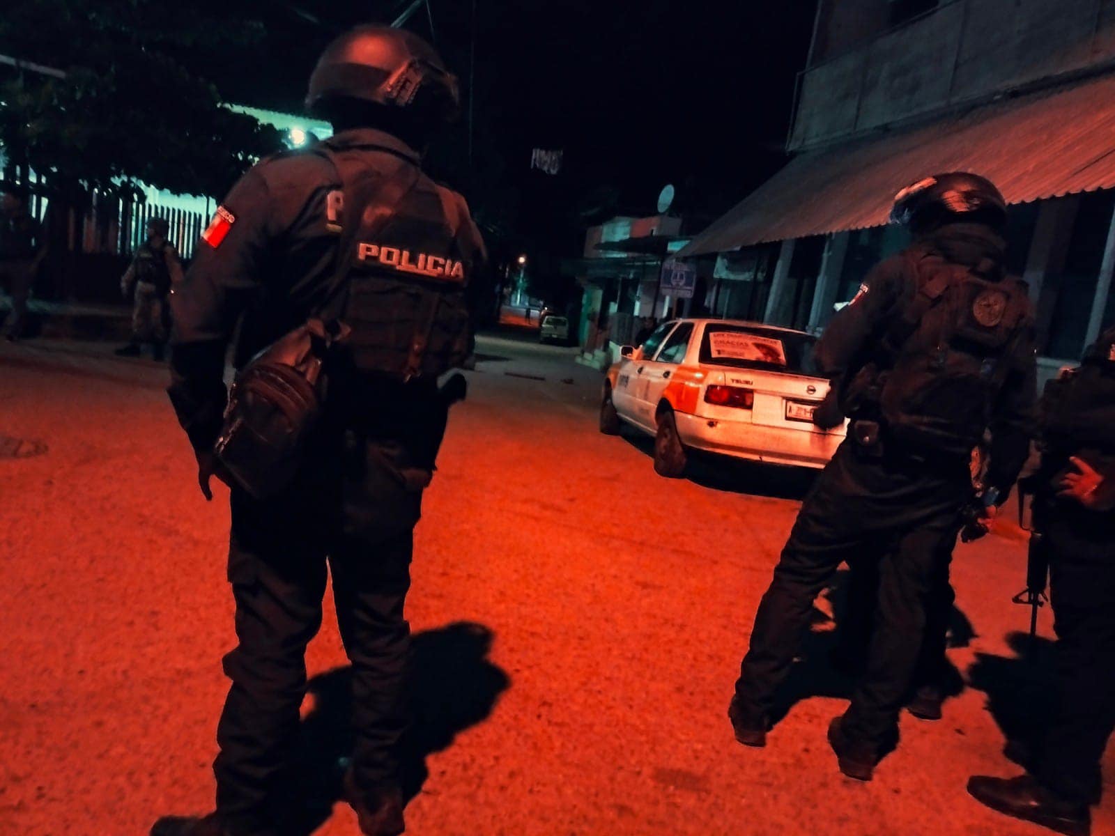 Matan a dos hombres en un vehículo en Pie de la Cuesta en Acapulco