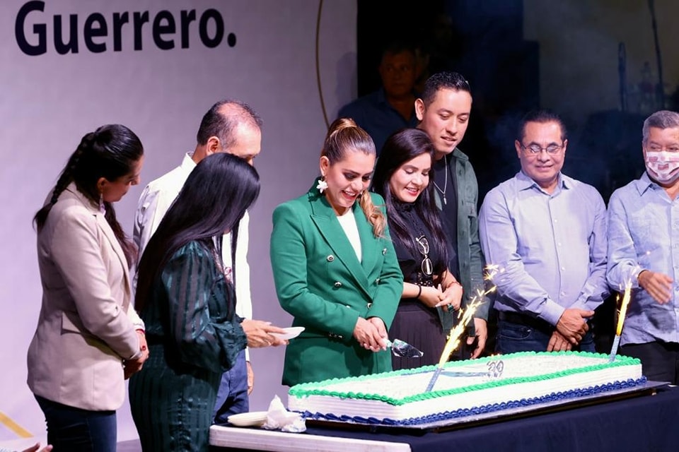 Celebra Evelyn Salgado el 39 Aniversario del Colegio de Bachilleres de Guerrero