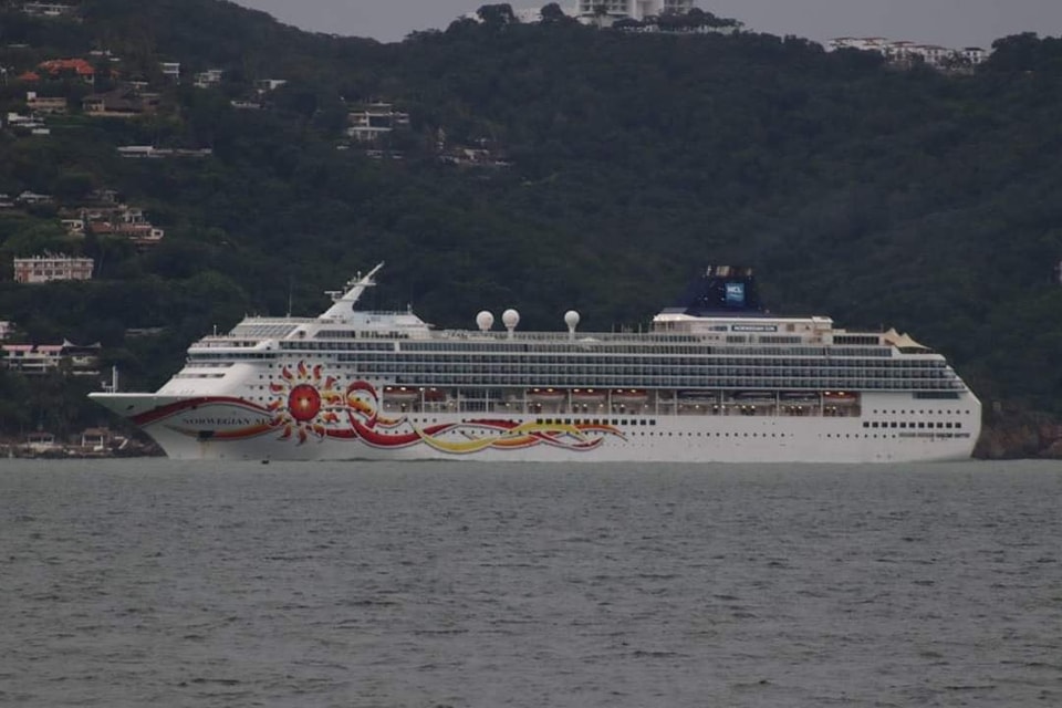 Llega a Acapulco el primer crucero de la temporada con mil 248 turistas y 936 tripulantes