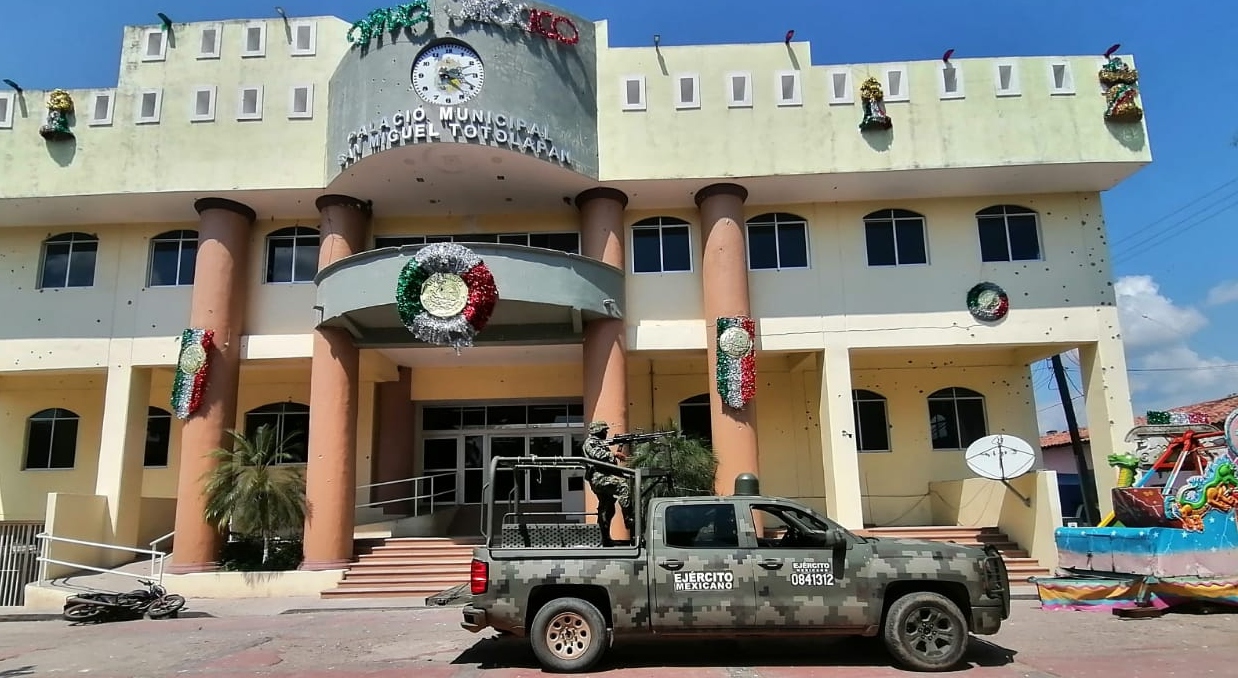 Llegan fuerzas especiales a San Miguel Totolapan; buscan a los responsables del asesinato múltiple